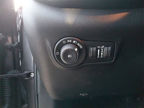 Used 2024 Jeep Compass Trailhawk w/ Trailhawk Convenience Group image 29