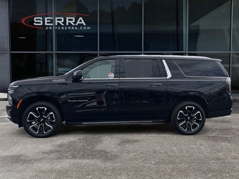 Used 2025 Chevrolet Suburban High Country w/ Sun And Tow Package AWD/4WD image 2