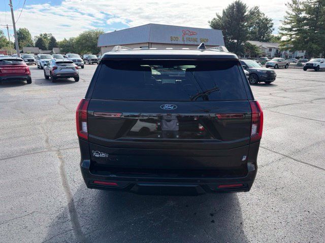 Used 2025 Ford Expedition Platinum w/ Stealth Performance Package AWD/4WD image 10