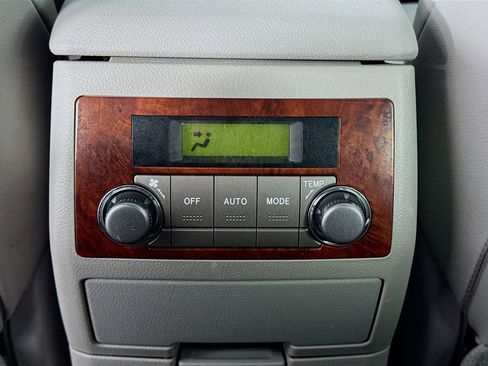 Used 2012 Toyota Highlander Limited image 40