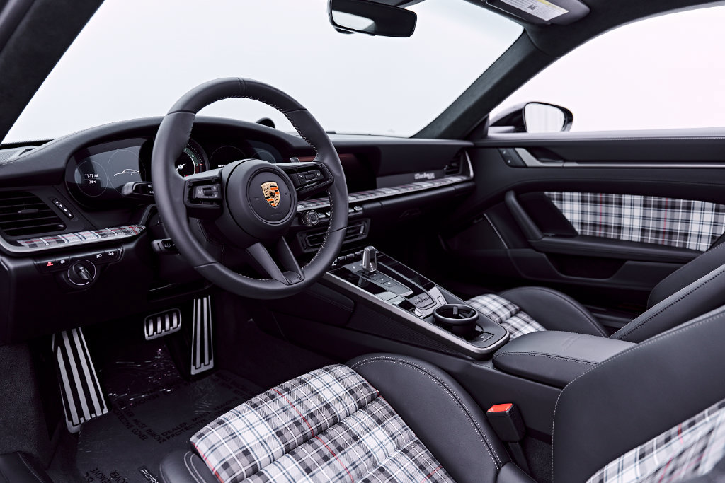 Used 2025 Porsche 911 Turbo S AWD/4WD image 2