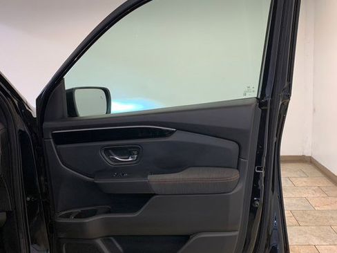 Used 2025 Honda Pilot Sport image 51