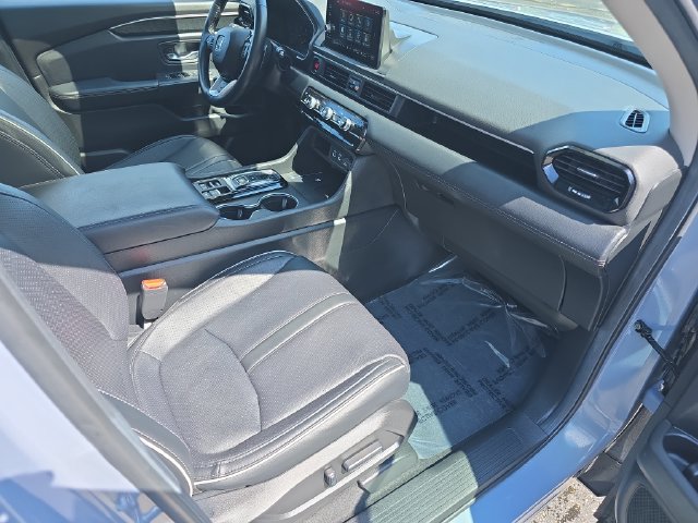 Used 2025 Honda Pilot Elite image 15
