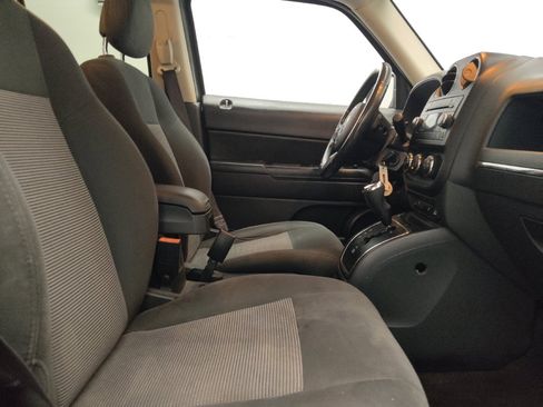 Used 2016 Jeep Patriot Latitude FWD image 21
