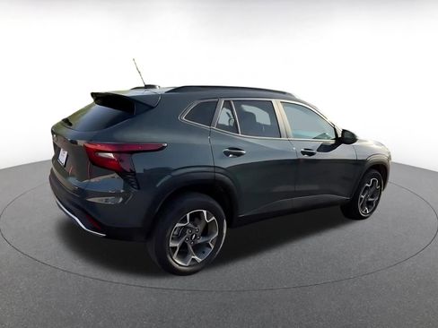 Used 2025 Chevrolet Trax LT image 15