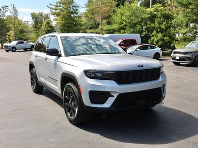 Used 2024 Jeep Grand Cherokee Altitude