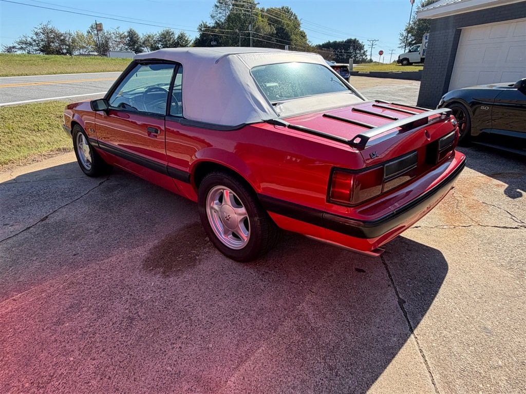 Used 1990 Ford Mustang LX RWD image 2