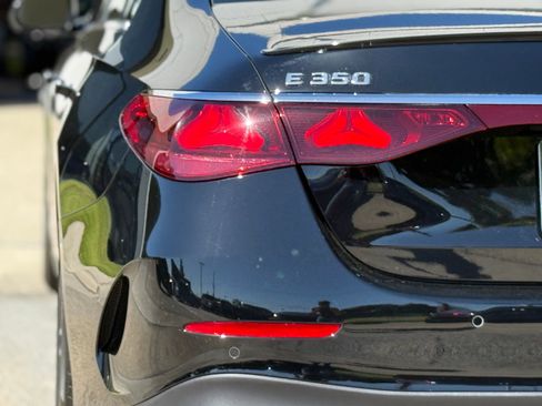 Used 2025 Mercedes-Benz E 350 4MATIC Sedan image 13
