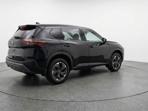 Used 2025 Nissan Rogue SV image 9
