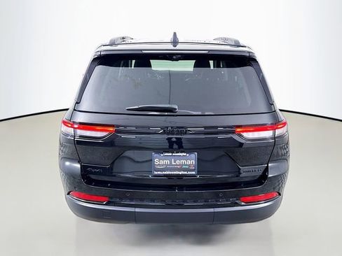 Used 2023 Jeep Grand Cherokee Limited w/ Luxury Tech Group II image 6