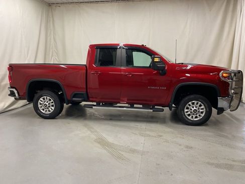 Used 2022 Chevrolet Silverado 2500 LT w/ Convenience Package image 9