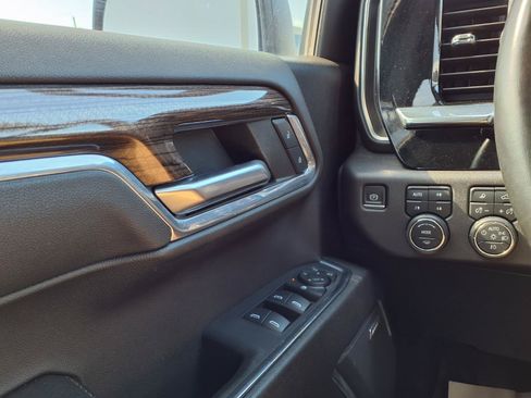 Used 2024 Chevrolet Silverado 1500 LT Trail Boss w/ LT Trail Boss Premium Package AWD/4WD image 9