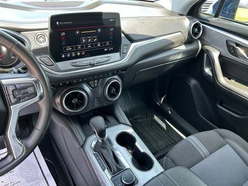 Used 2023 Chevrolet Blazer LT w/ Convenience Package FWD image 21
