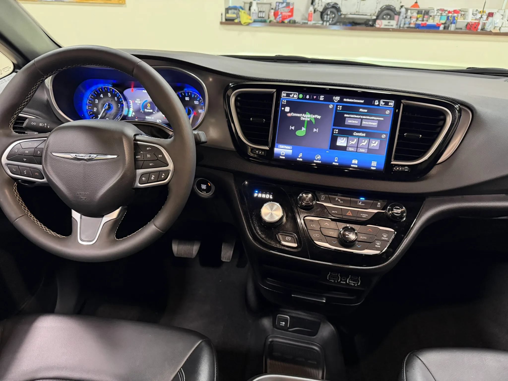 Used 2025 Chrysler Pacifica Select FWD image 58