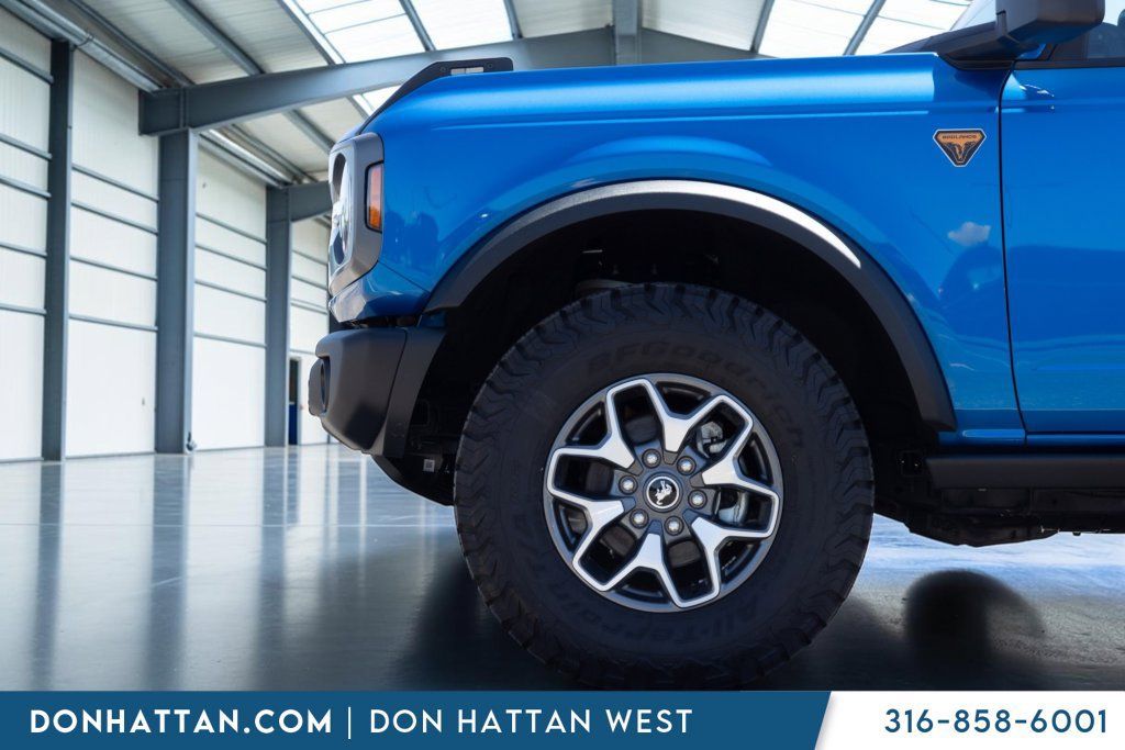 Used 2025 Ford Bronco Badlands AWD/4WD image 30