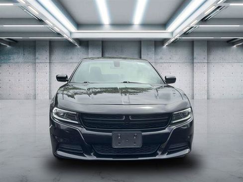Used 2023 Dodge Charger SXT RWD image 3
