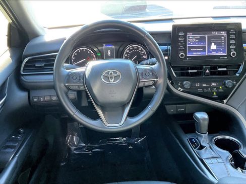 Used 2024 Toyota Camry SE image 5