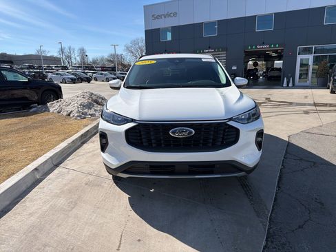 Used 2025 Ford Escape Platinum image 2