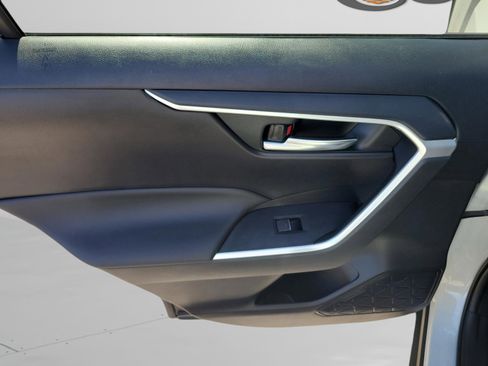 Used 2022 Toyota RAV4 XLE image 13