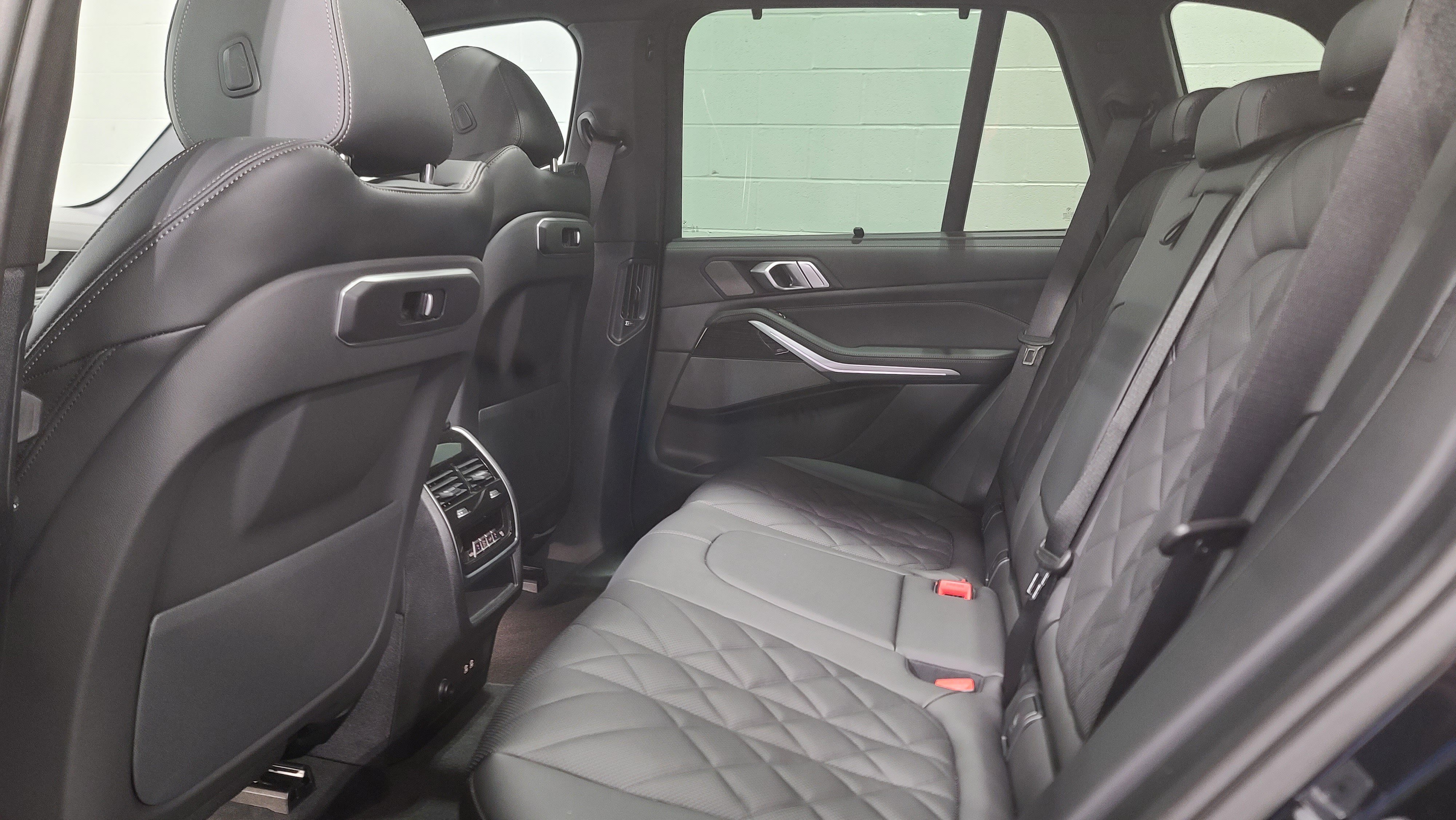 Used 2026 BMW X5 sDrive40i w/ M Sport Package RWD image 29