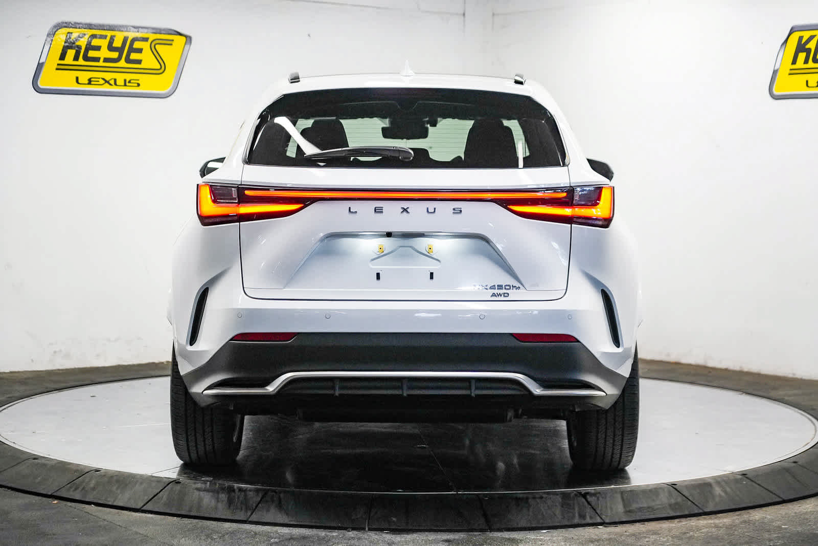 Used 2026 Lexus NX 450h+ F Sport AWD/4WD image 3