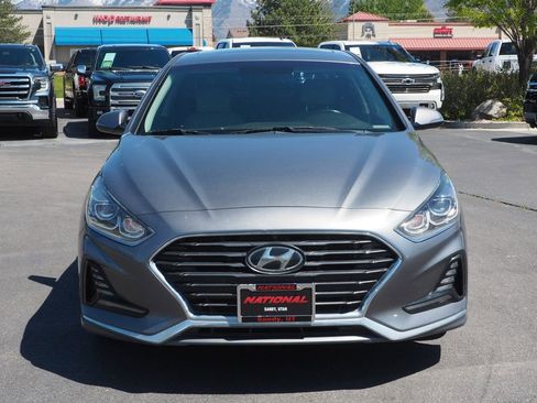 Used 2018 Hyundai Sonata Limited w/ Cargo Package FWD image 2