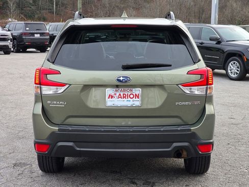 Used 2021 Subaru Forester Premium image 17