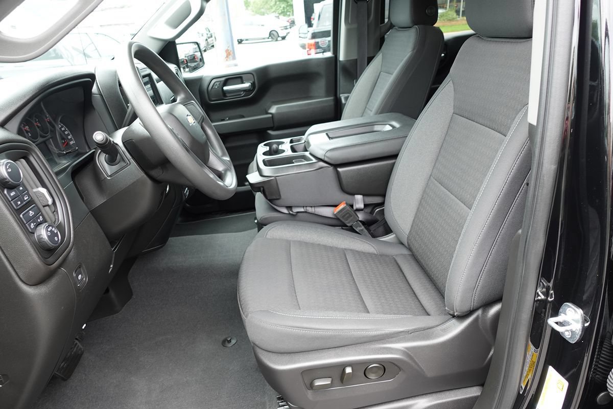 Used 2024 Chevrolet Silverado 1500 Custom AWD/4WD image 17
