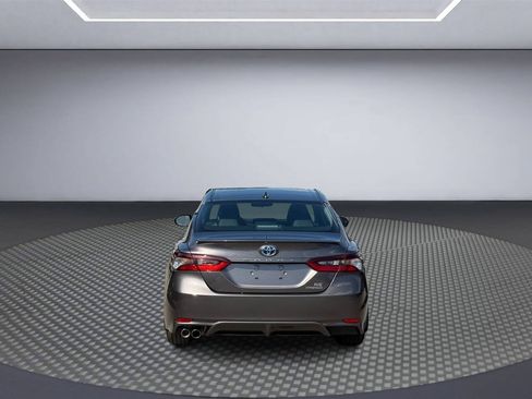 Used 2023 Toyota Camry SE FWD image 6