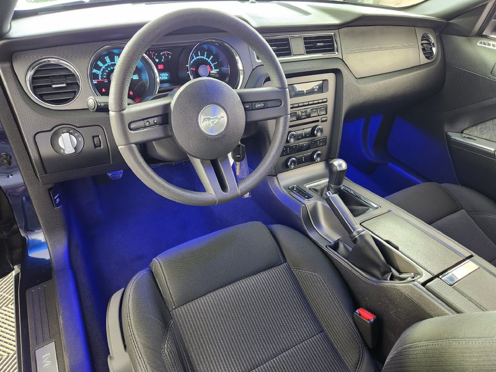 Used 2010 Ford Mustang GT RWD image 15