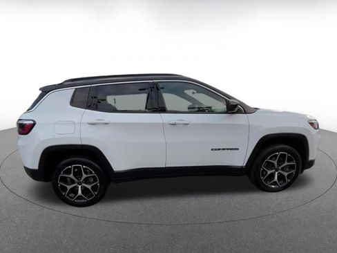 Used 2025 Jeep Compass Limited image 16