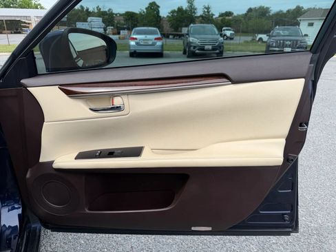 Used 2017 Lexus ES 350 FWD image 26