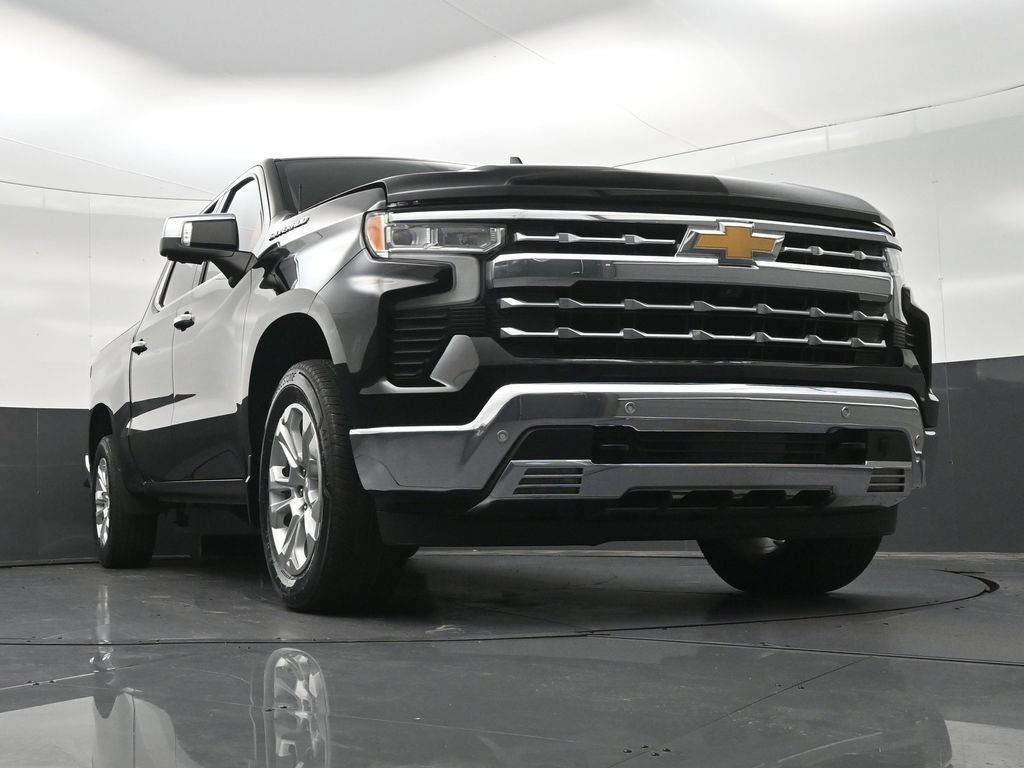 Used 2023 Chevrolet Silverado 1500 LTZ RWD image 31
