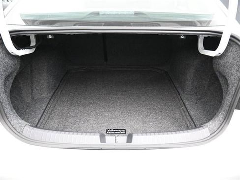 New 2026 Volkswagen Jetta SE image 12