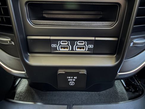 Used 2022 RAM 1500 Laramie AWD/4WD image 34