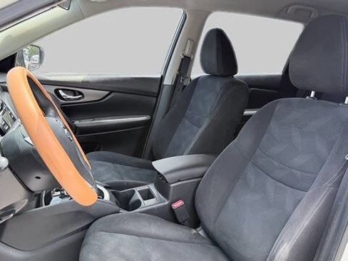 Used 2016 Nissan Rogue S FWD image 11