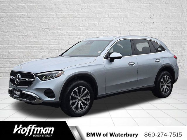 Used 2024 Mercedes-Benz GLC 300 4MATIC w/ Advanced USB Package image 4