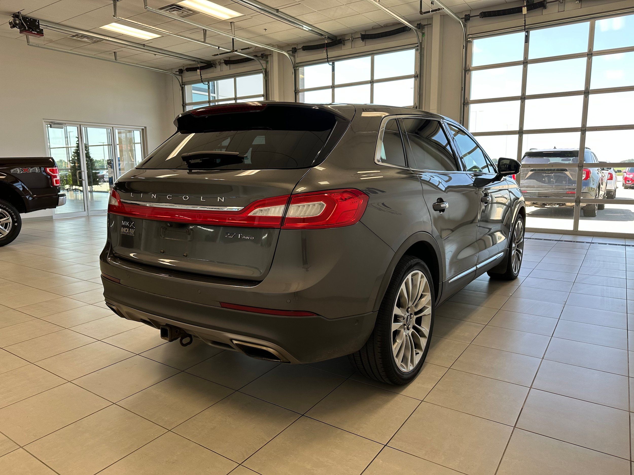 Used 2017 Lincoln MKX Reserve w/ Luxury Package AWD/4WD image 5