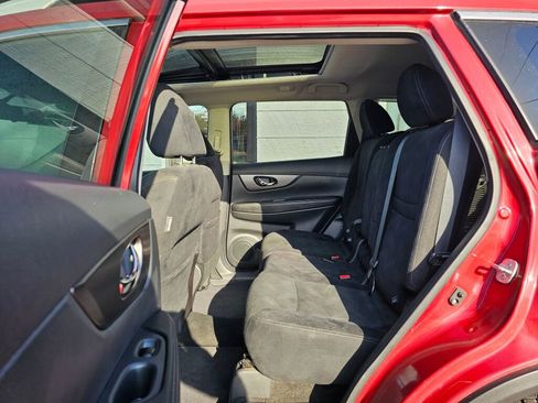 Used 2016 Nissan Rogue SV image 19