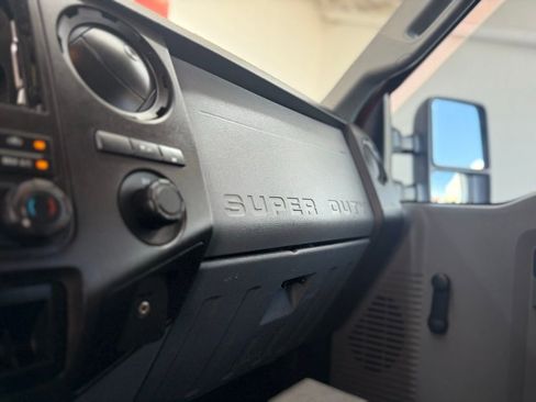 Used 2015 Ford F250 XL w/ XL Appearance Package image 26