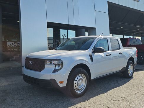 New 2025 Ford Maverick XL image 2