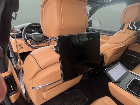 Used 2025 Jeep Grand Wagoneer Series III w/ Rear Seat Video Group 1 image 35