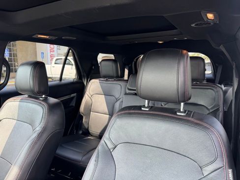 Used 2018 Ford Explorer Sport w/ Equipment Group 401A image 5