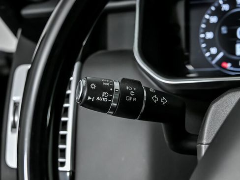 Used 2020 Land Rover Range Rover HSE image 26