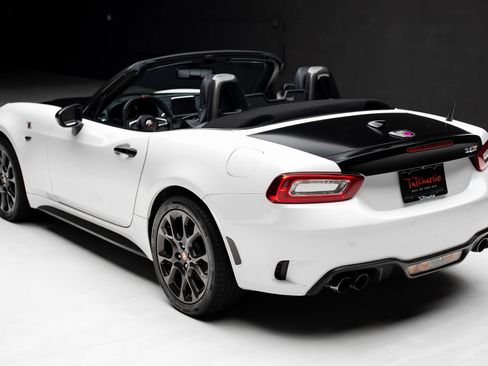 Used 2019 FIAT 124 Spider Abarth w/ Convenience Group RWD image 26