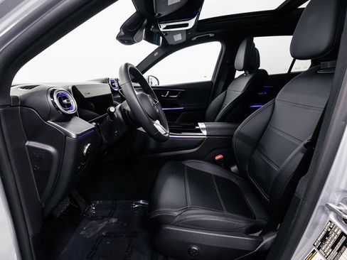 Certified 2025 Mercedes-Benz GLC 350e GLC 350e image 8