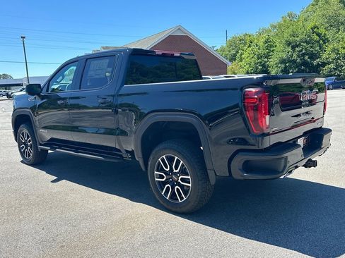 New 2026 GMC Sierra 1500 AT4 w/ AT4 Premium Package AWD/4WD image 8