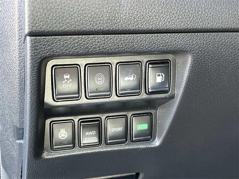 Used 2018 Nissan Rogue SL w/ Premium Package image 30