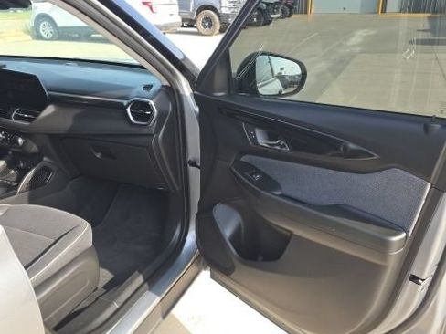 Used 2026 Chevrolet TrailBlazer LS w/ LS Convenience Package FWD image 27