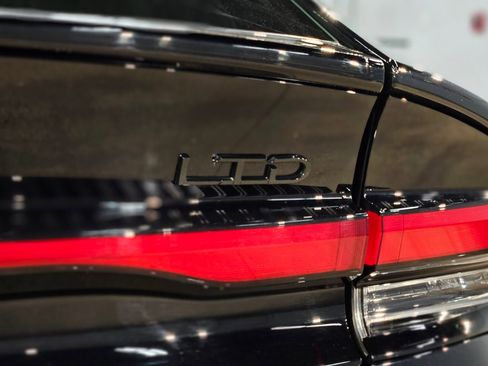 Used 2025 Toyota Prius Limited w/ Limited Premium Package image 37